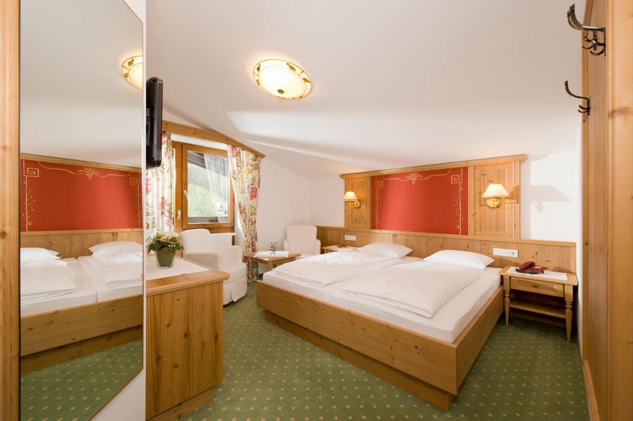 Landhotel Foehrenhof Елльмау Екстер'єр фото