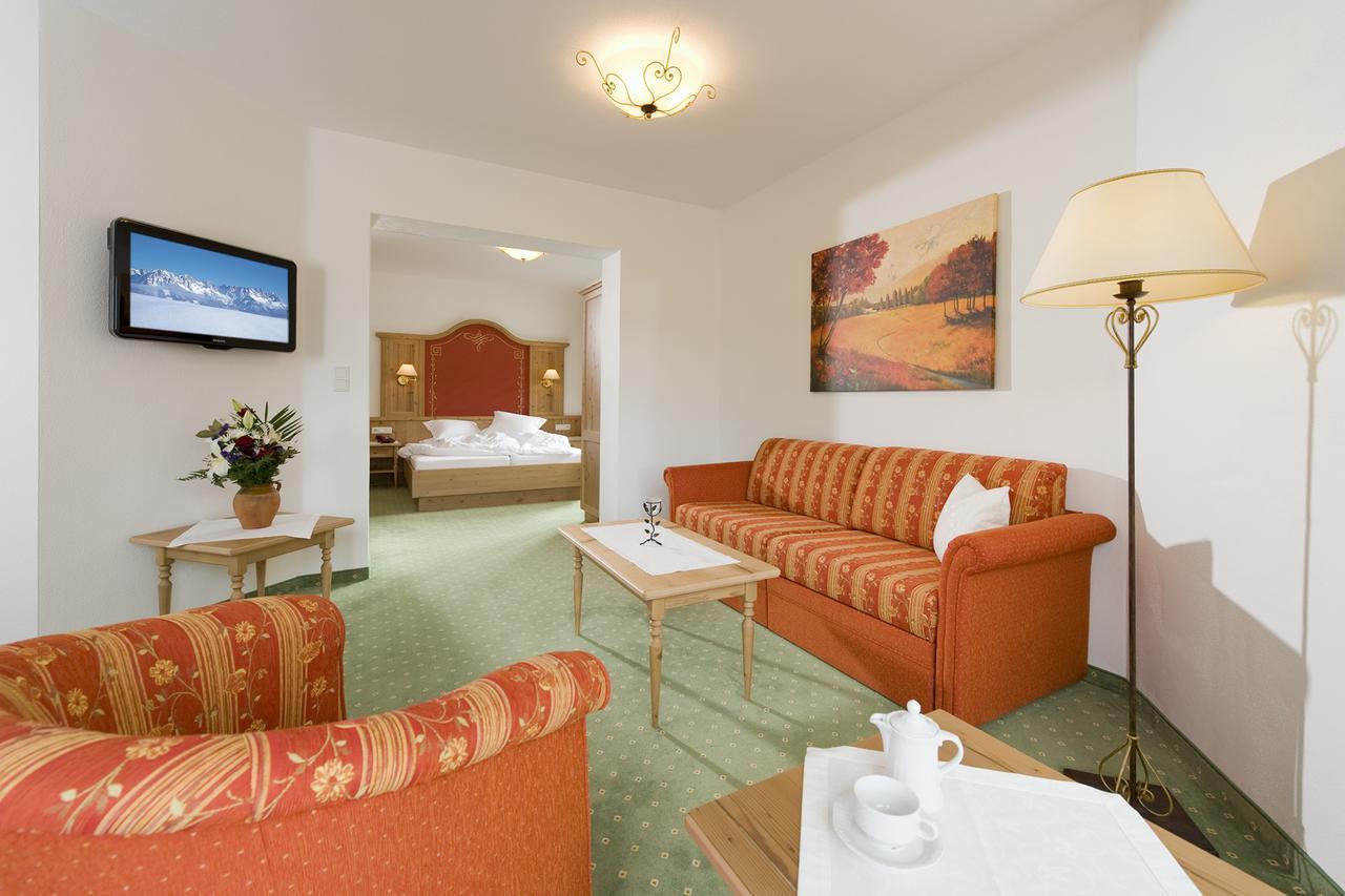 Landhotel Foehrenhof Елльмау Екстер'єр фото